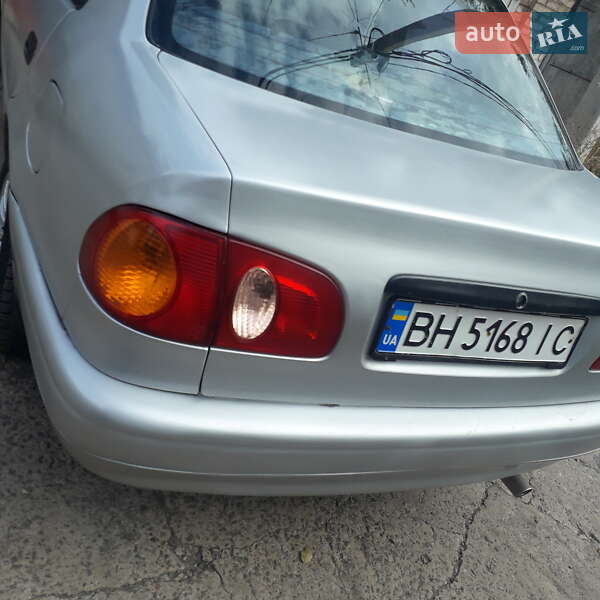 Седан Toyota Corolla 1998 в Дніпрі