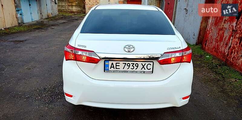Седан Toyota Corolla 2015 в Дніпрі фото 4 Седан Toyota Corolla 2015 в Дніпрі