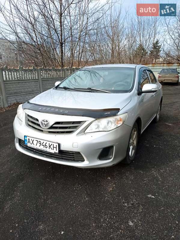 Седан Toyota Corolla 2011 в Доброполье