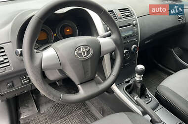 Седан Toyota Corolla 2011 в Днепре