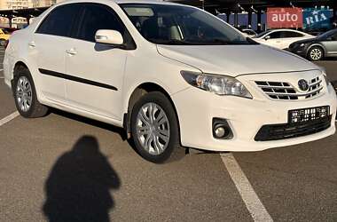 Седан Toyota Corolla 2012 в Києві