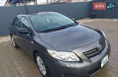 Седан Toyota Corolla 2010 в Тернополе