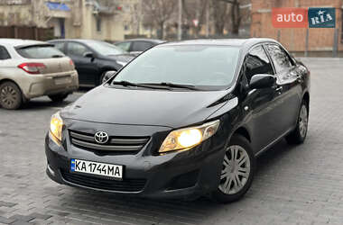 Седан Toyota Corolla 2007 в Полтаві