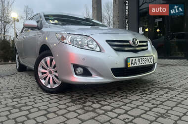 Седан Toyota Corolla 2008 в Львові