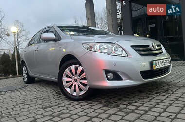 Седан Toyota Corolla 2008 в Львові