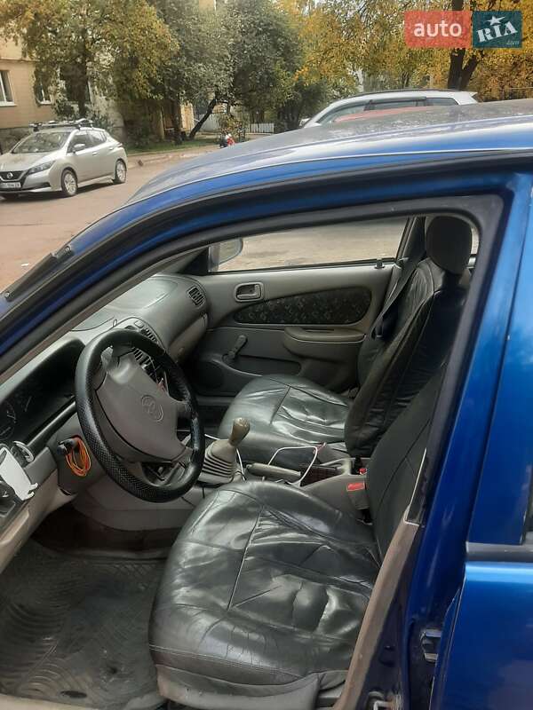 Седан Toyota Corolla 2000 в Львове фото 3 Седан Toyota Corolla 2000 в Львове