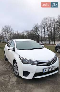 Седан Toyota Corolla 2013 в Днепре