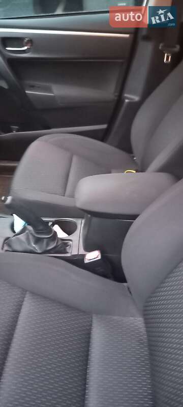 Седан Toyota Corolla 2014 в Полтаве