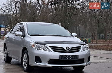 Седан Toyota Corolla 2013 в Пятихатках