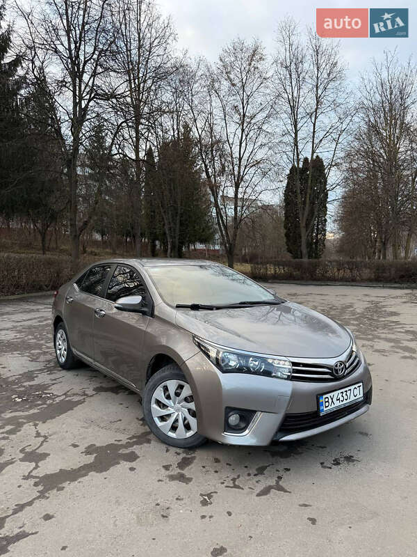 Седан Toyota Corolla 2016 в Тернополі