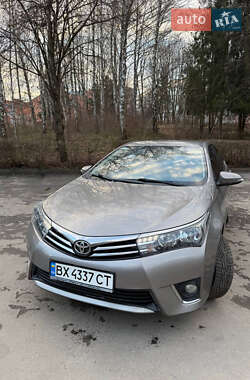 Седан Toyota Corolla 2016 в Тернополі