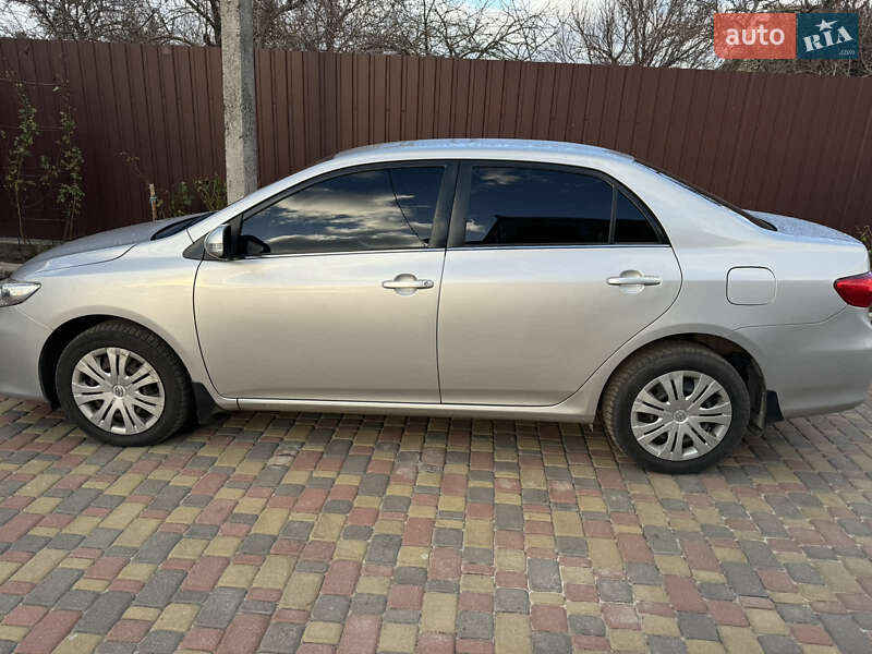 Седан Toyota Corolla 2011 в Києві