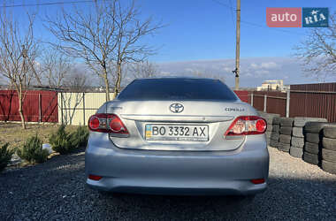 Седан Toyota Corolla 2011 в Кременце