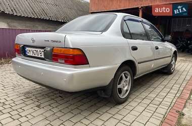 Седан Toyota Corolla 1997 в Олевську