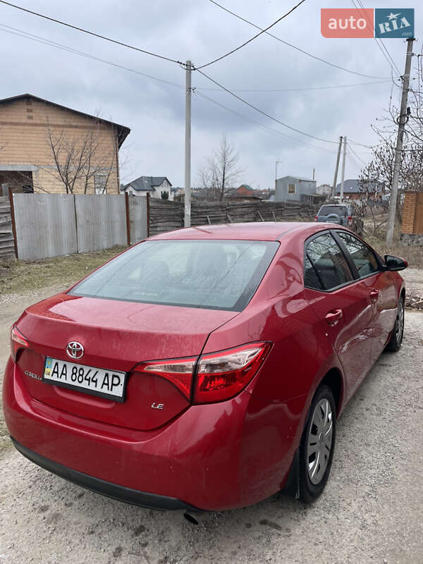 Седан Toyota Corolla 2018 в Киеве