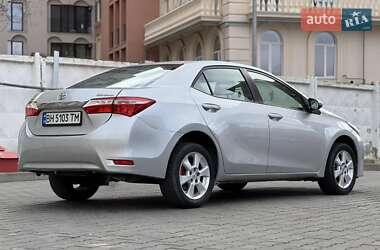Седан Toyota Corolla 2014 в 