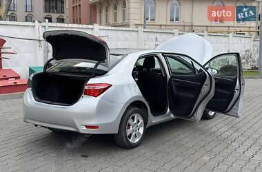 Седан Toyota Corolla 2014 в 