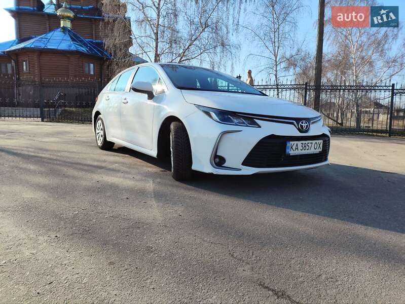 Седан Toyota Corolla 2020 в Изюме