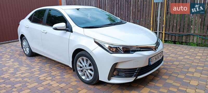 Седан Toyota Corolla 2018 в Києві