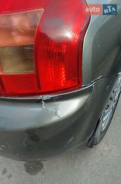 Хэтчбек Toyota Corolla 2002 в 