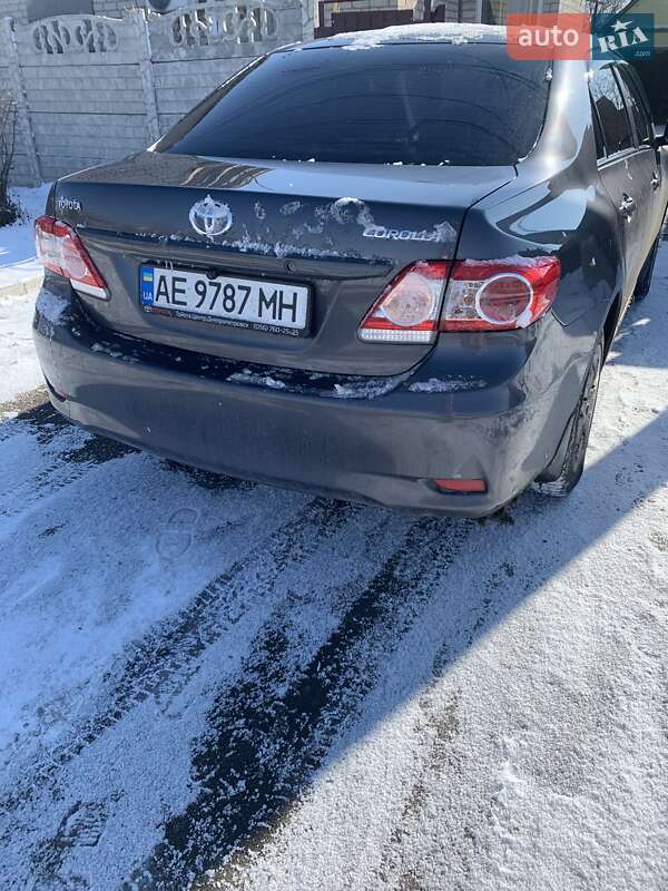 Седан Toyota Corolla 2012 в Павлограде