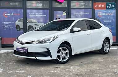 Седан Toyota Corolla 2017 в Виннице