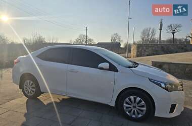 Седан Toyota Corolla 2015 в 