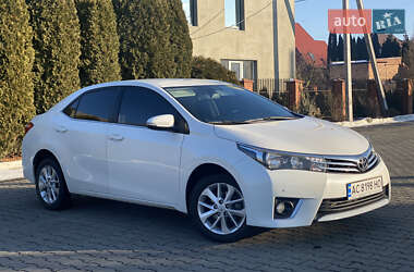 Седан Toyota Corolla 2013 в Луцке