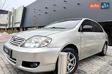 Седан Toyota Corolla 2004 в Киеве