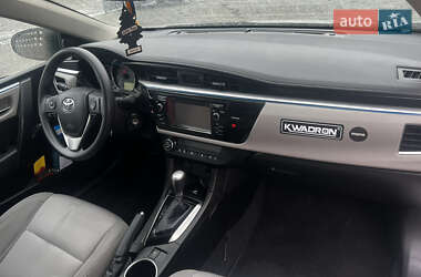 Седан Toyota Corolla 2013 в 