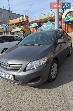 Седан Toyota Corolla 2008 в Рівному