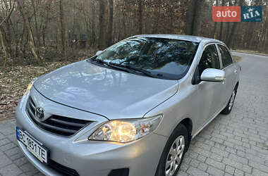 Седан Toyota Corolla 2011 в Львове