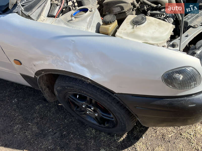 Седан Toyota Corolla 2000 в Киеве