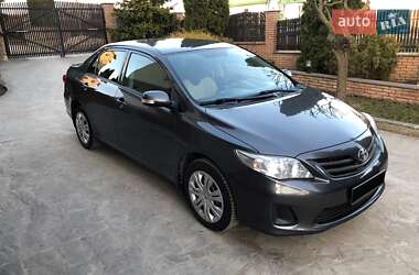 Седан Toyota Corolla 2011 в Тернополе