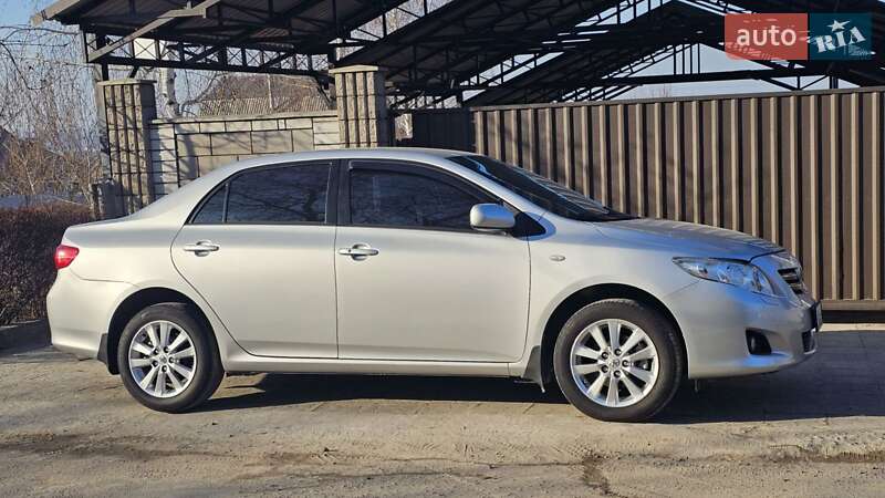 Седан Toyota Corolla 2008 в Кам'янському