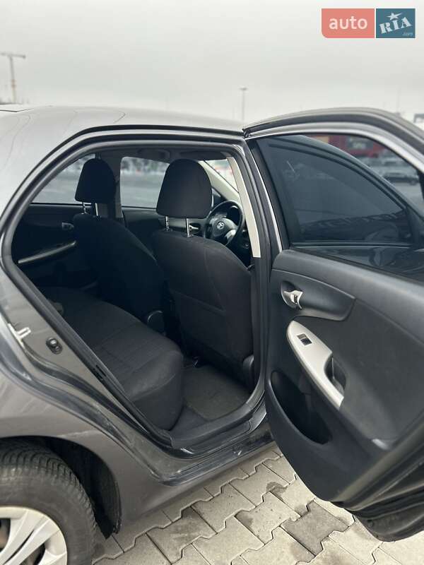 Седан Toyota Corolla 2008 в Києві