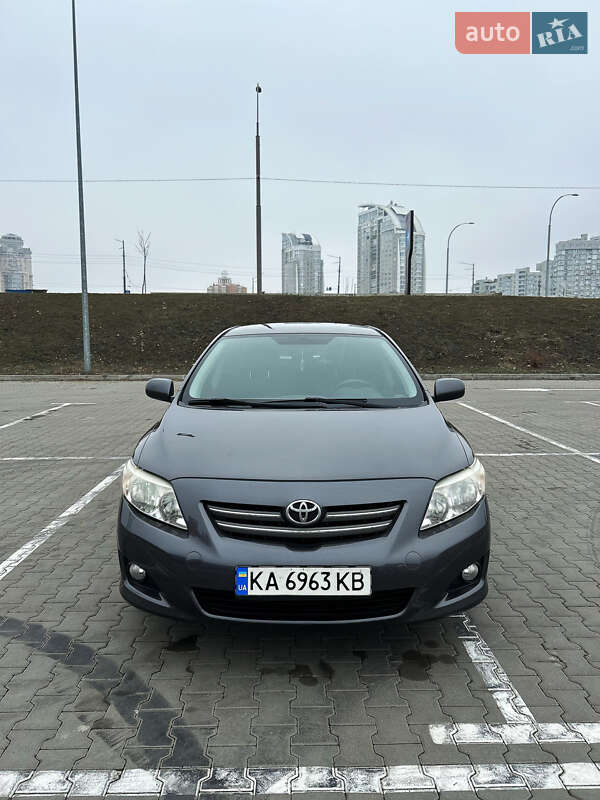 Седан Toyota Corolla 2008 в Києві