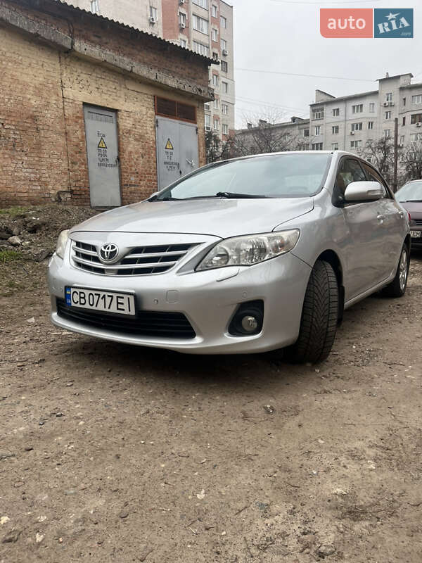 Седан Toyota Corolla 2012 в Чернігові