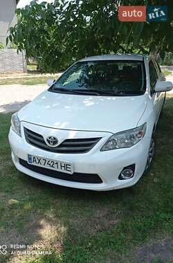 Седан Toyota Corolla 2013 в Харкові