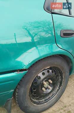 Седан Toyota Corolla 1999 в 