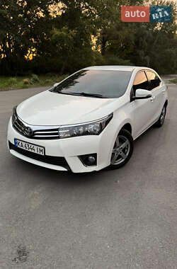 Седан Toyota Corolla 2014 в Дніпрі