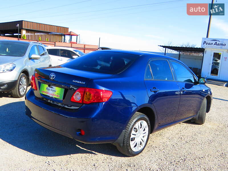 Седан Toyota Corolla 2008 в Кропивницком