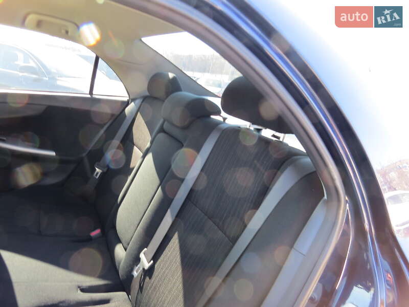 Седан Toyota Corolla 2008 в Кропивницком