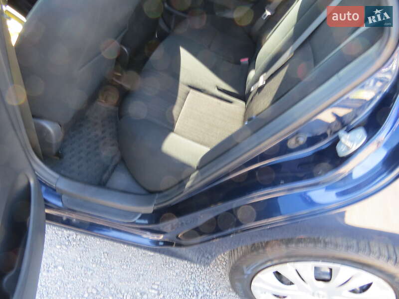 Седан Toyota Corolla 2008 в Кропивницком