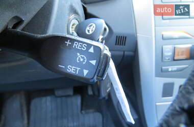 Седан Toyota Corolla 2008 в Кропивницком