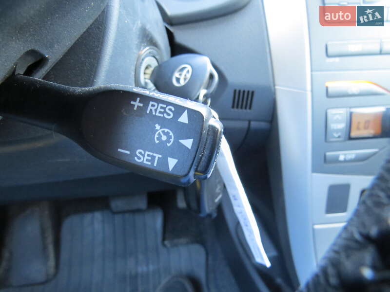 Седан Toyota Corolla 2008 в Кропивницком