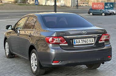 Седан Toyota Corolla 2012 в 