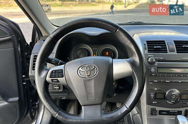 Седан Toyota Corolla 2012 в 