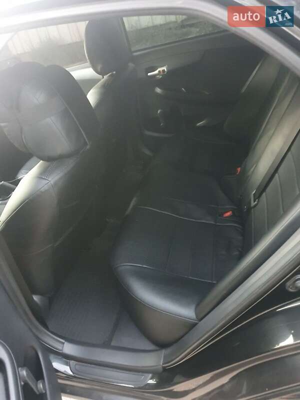Седан Toyota Corolla 2010 в Южном