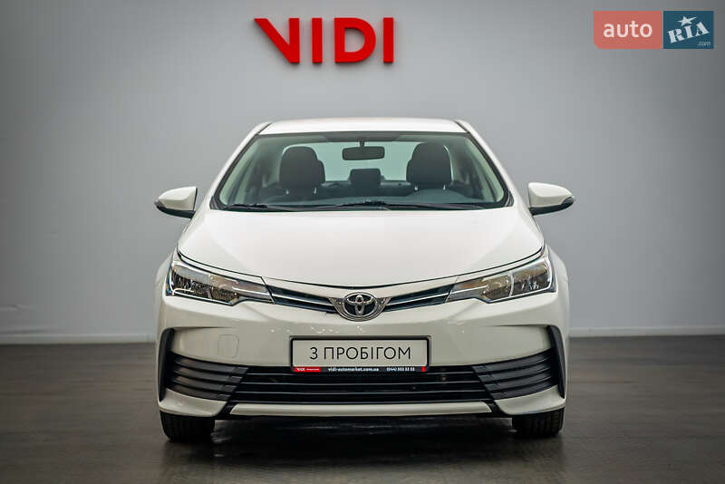 Седан Toyota Corolla 2017 в Києві